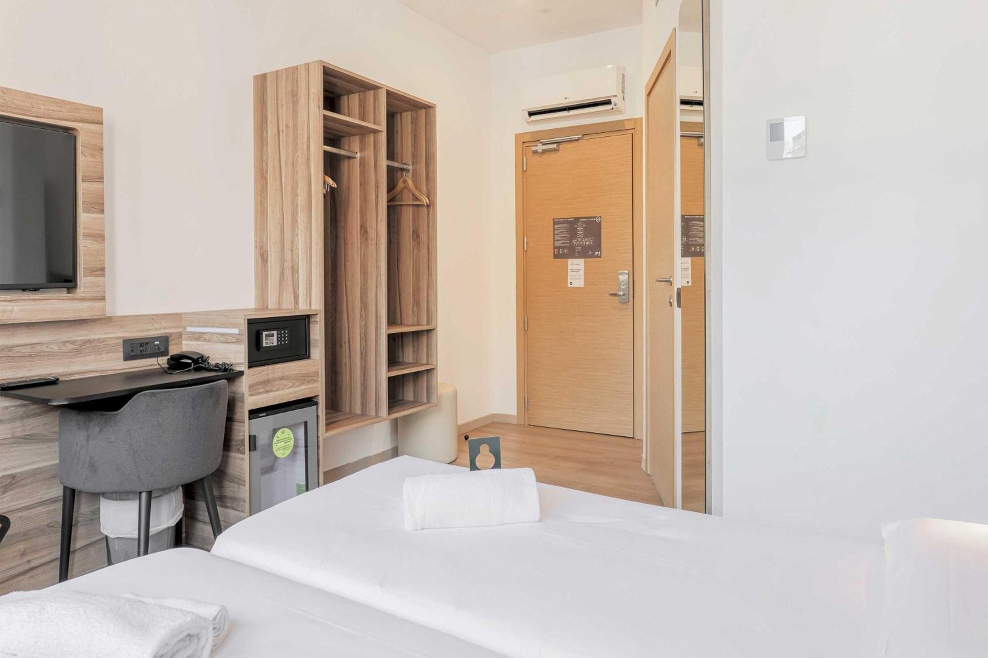 B&B Hotel Prato City Center エクステリア 写真